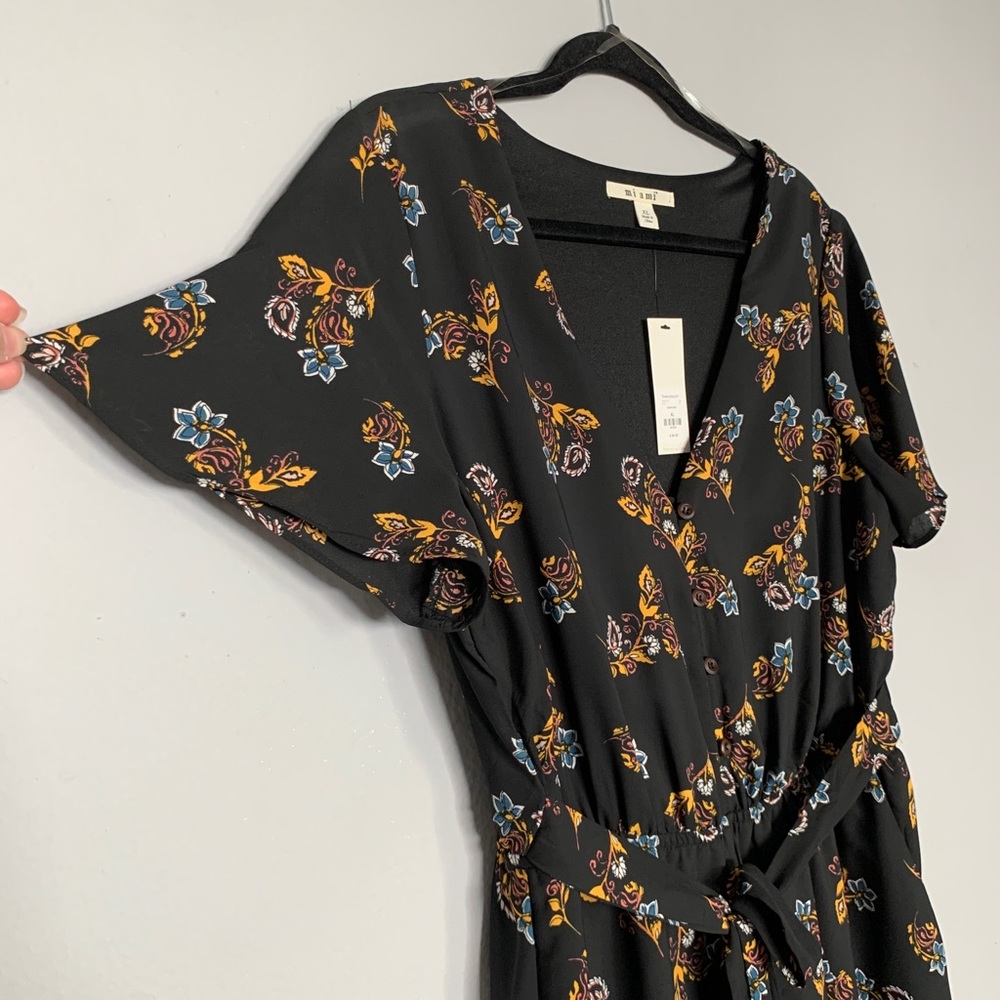 Francesca’s Floral Jumpsuit - Picture 5 of 16
